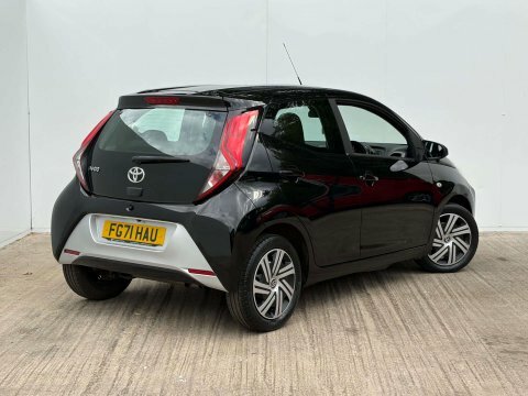 Toyota Aygo X X-play Vvt-i Red #24