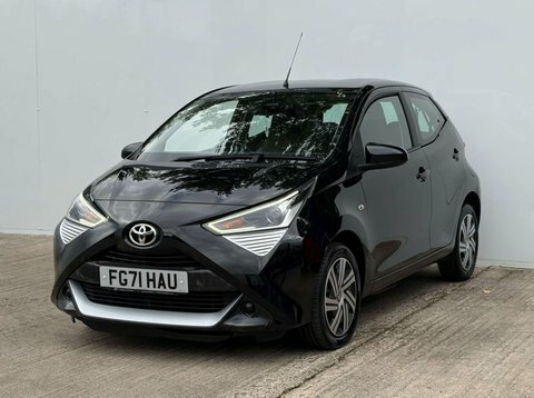 Toyota Aygo X X-play Vvt-i Red #28