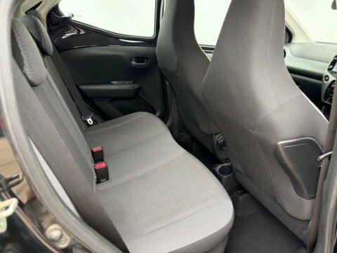 Toyota Aygo X X-play Vvt-i Red #21