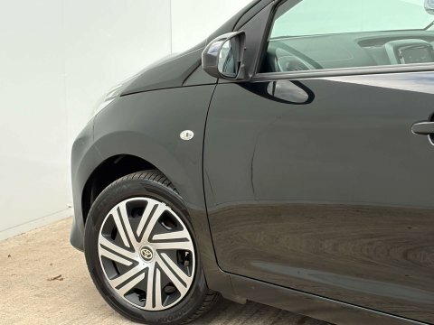 Toyota Aygo X X-play Vvt-i Red #39