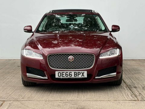 Jaguar XF 2.0 Xf Portfolio Red #3