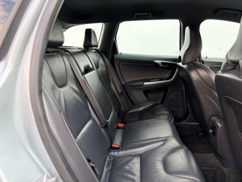Volvo XC60 D4 190 R Design Nav  #22