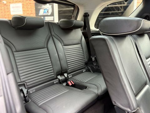 Land Rover Discovery Spt Dyn Lux Hse White #40
