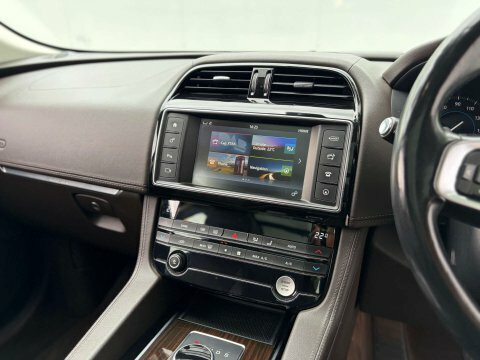 Jaguar F-Pace 2.0I Portfolio Awd Euro 6 Ss  #50