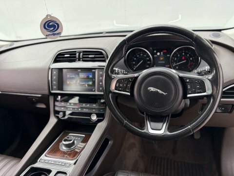 Jaguar F-Pace 2.0I Portfolio Awd Euro 6 Ss  #48