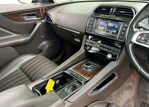 Jaguar F-Pace 2.0I Portfolio Awd Euro 6 Ss  #15