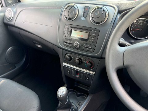 Dacia Sandero Dacia Sandero 1.0 Sce Essential Red #13
