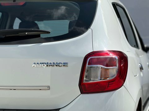 Dacia Sandero Dacia Sandero 1.0 Sce Essential Red #25