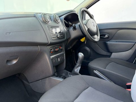 Dacia Sandero Dacia Sandero 1.0 Sce Essential Red #56