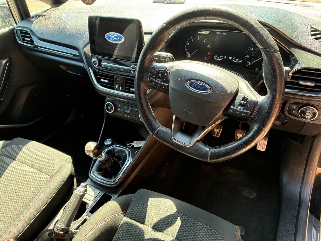 Ford Fiesta 1.0T Ecoboost St-line Hatchback Black #4