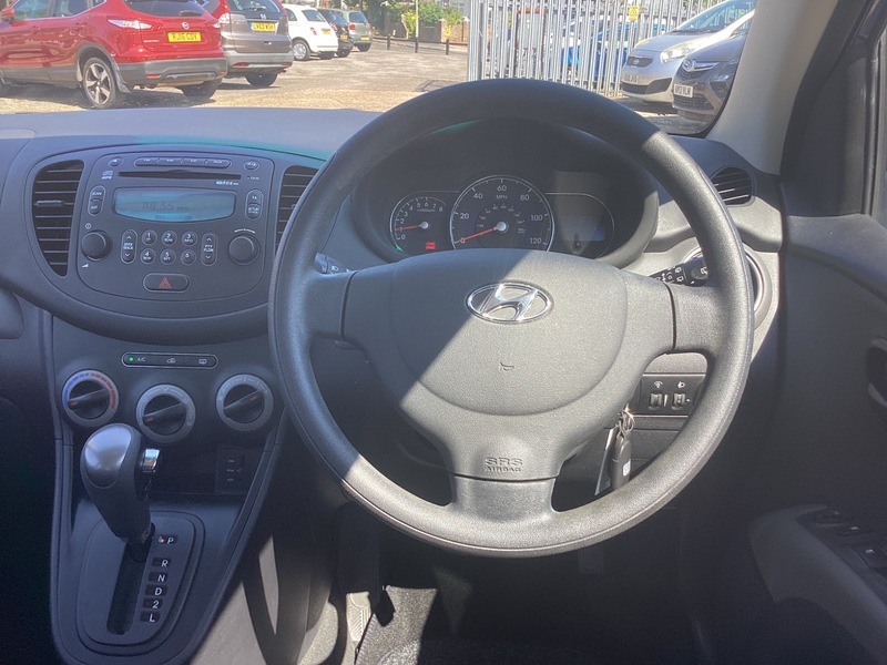 Hyundai I10 Classic 5-Door 20 Road Tax, Chain Driven Red #13