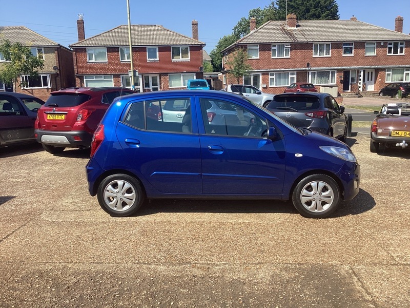 Hyundai I10 Classic 5-Door 20 Road Tax, Chain Driven Red #7
