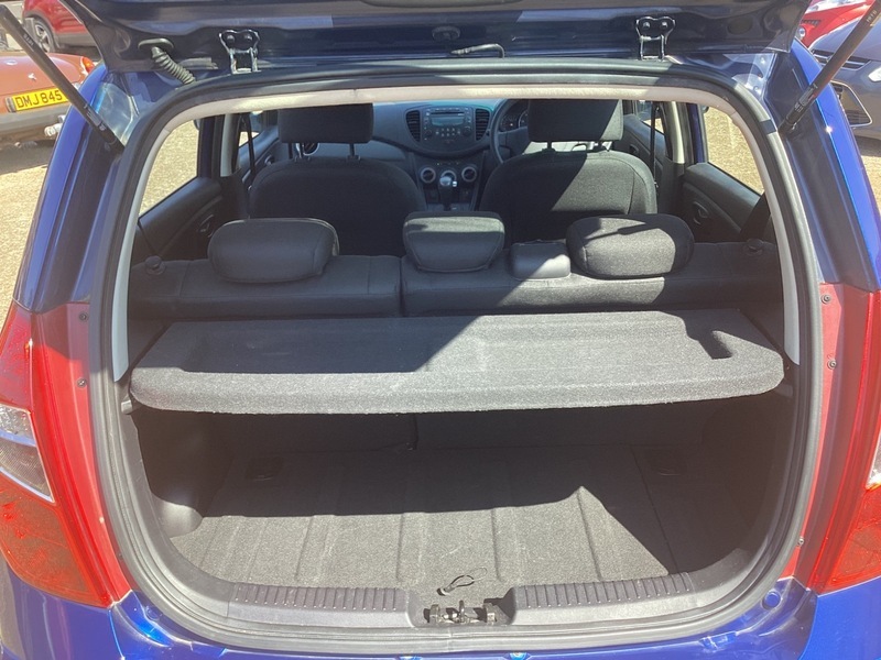 Hyundai I10 Classic 5-Door 20 Road Tax, Chain Driven Red #10