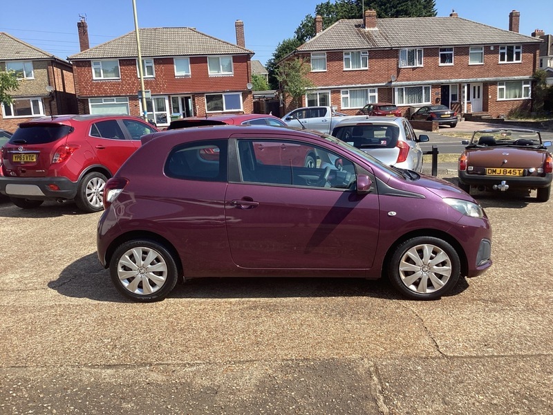 Peugeot 108 Allure Black #7
