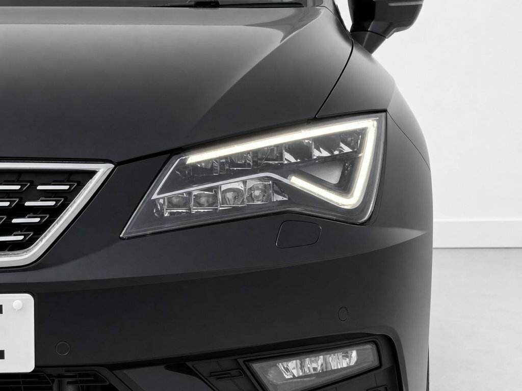 Seat Leon 2L Xcellence Lux YY70HXE Black #6