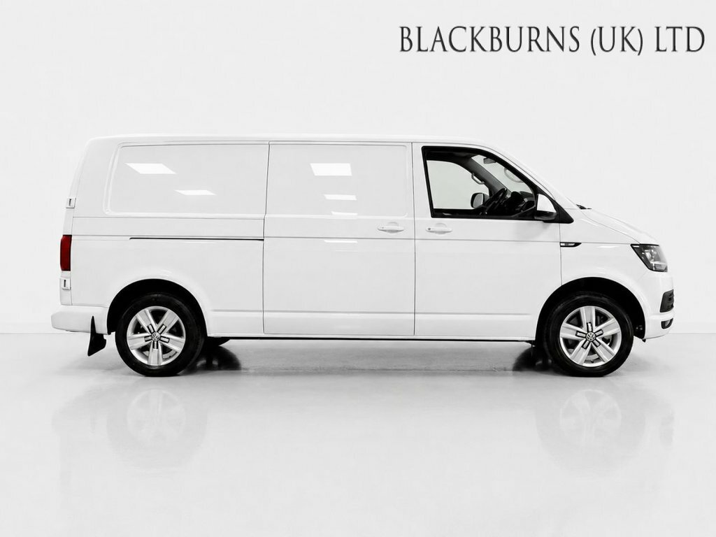 Volkswagen Transporter 2L Highline DU67JKO White #6