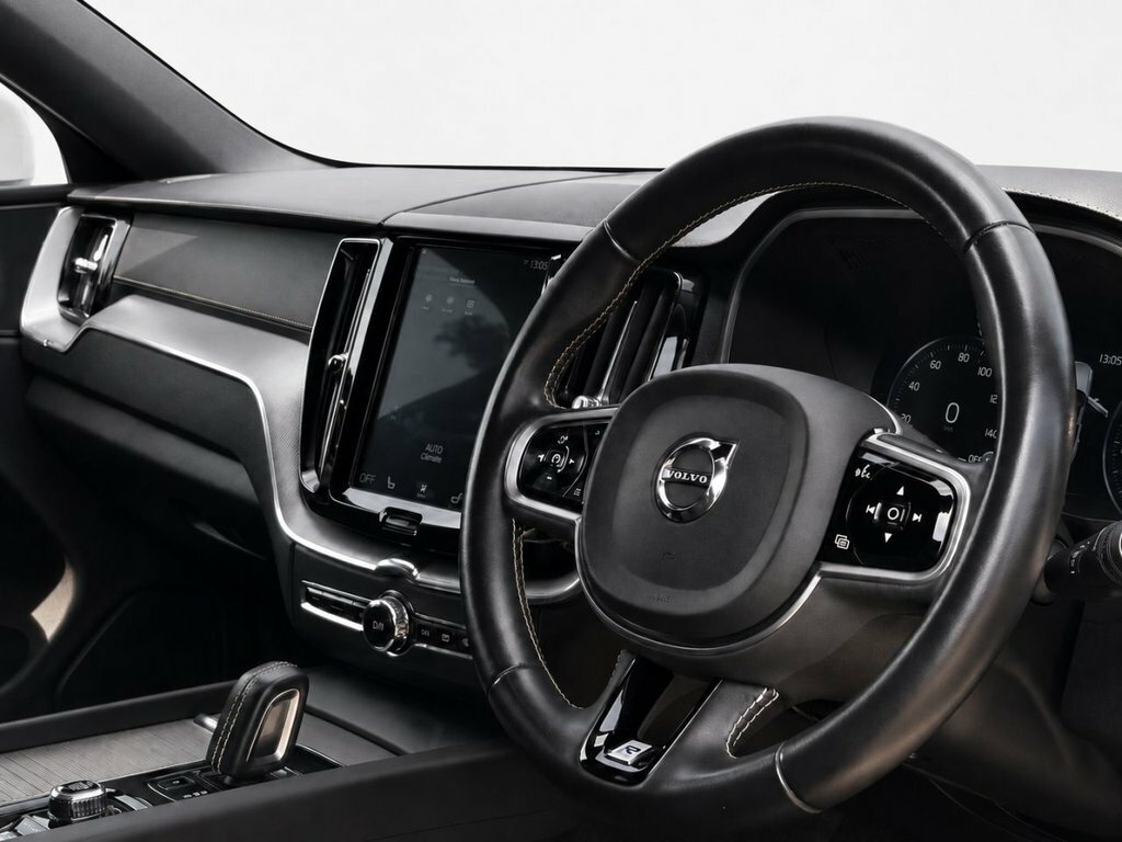 Volvo XC60 2L R-design Pro FY69XFG White #2