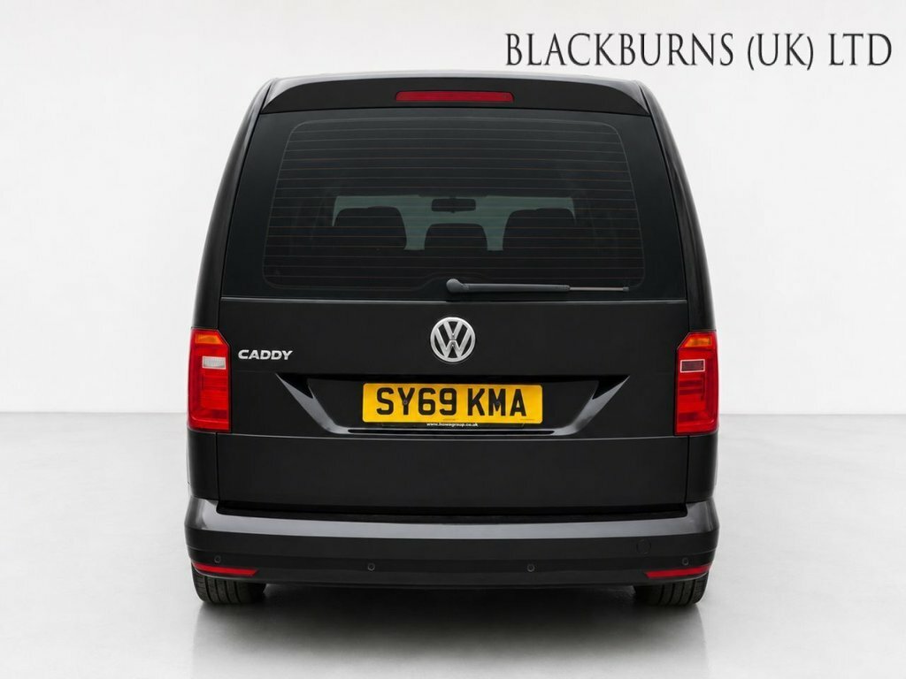 Volkswagen Caddy Maxi Combi Black #6