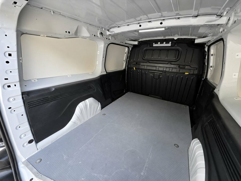 Peugeot E-Partner Mpv White #5