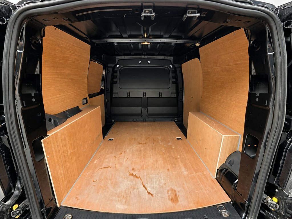 Volkswagen Caddy 2L Commerce Pro Black #4