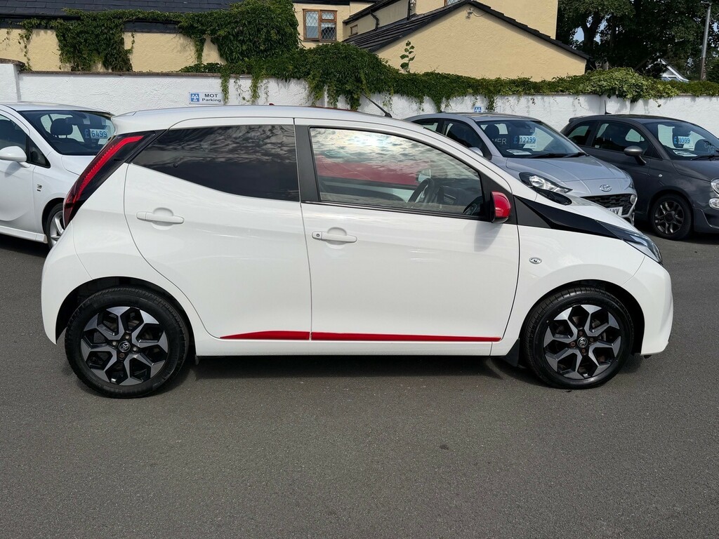 Toyota Aygo 1.0 Vvt-i X-trend Hatchback X-shift Eur White #2