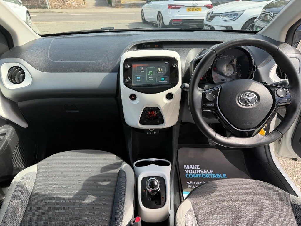 Toyota Aygo 1.0 Vvt-i X-trend Hatchback X-shift Eur White #4