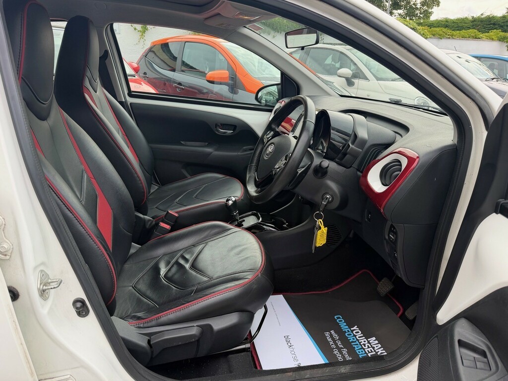 Toyota Aygo Vvt-i X-claim X-shift Funroof PN67XVC #3