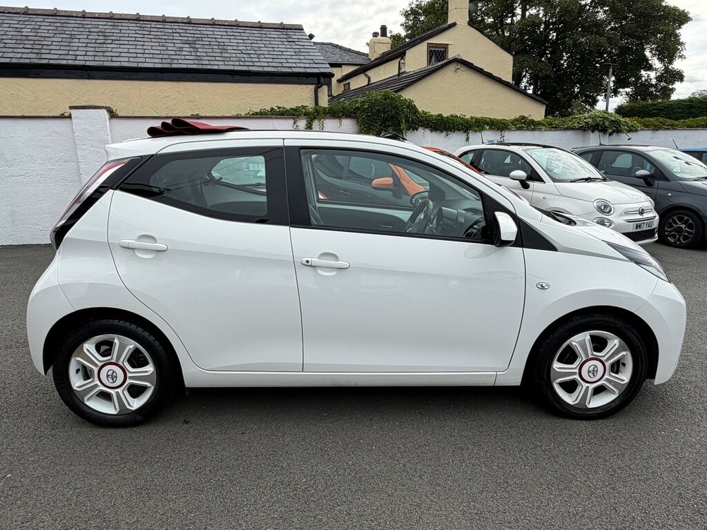 Toyota Aygo Vvt-i X-claim X-shift Funroof PN67XVC #2