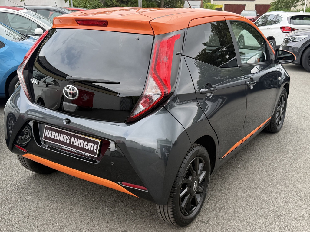 Toyota Aygo Hatchback Red #12