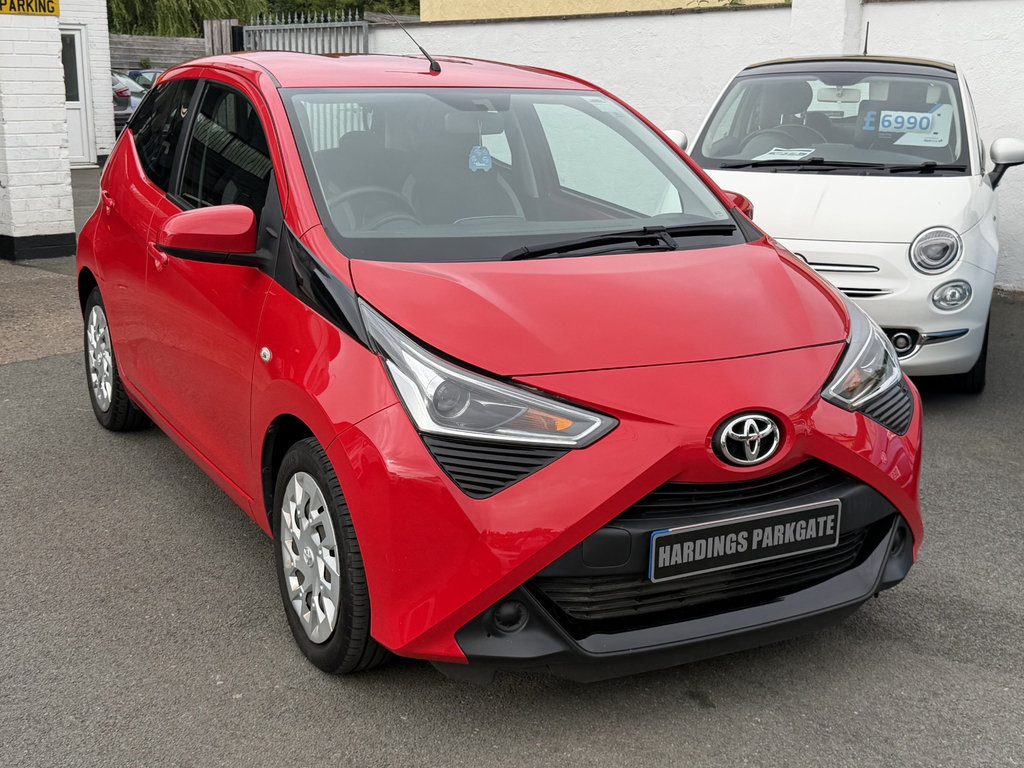 Toyota Aygo Vvt-i X-play X-shift Red