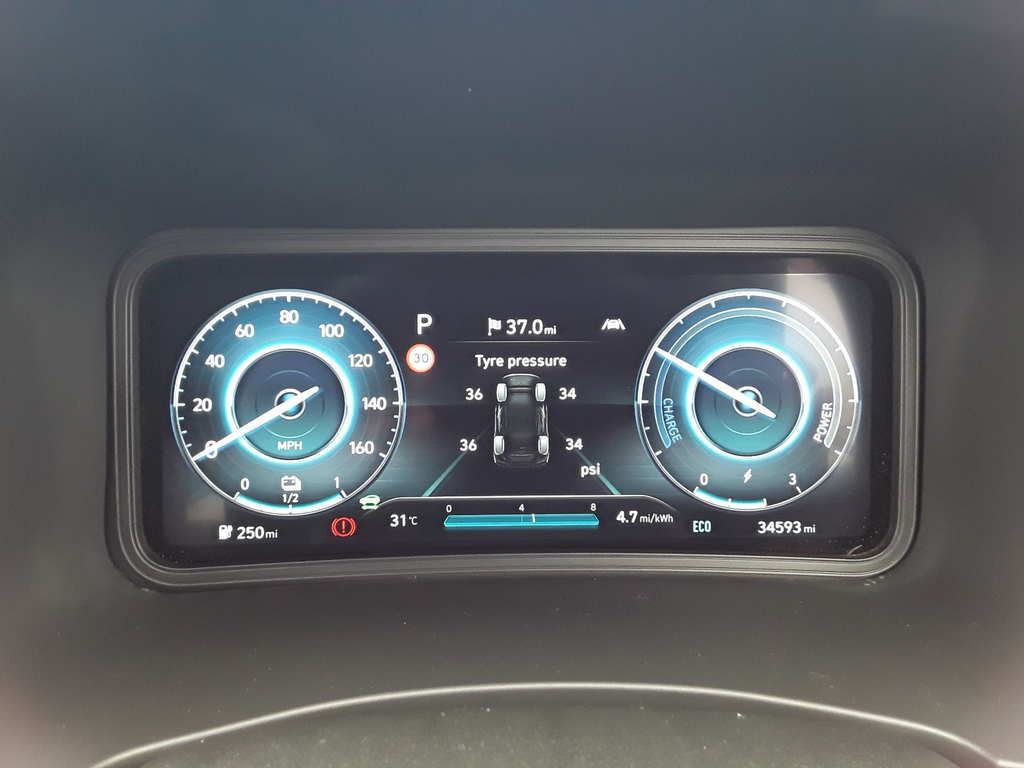 Hyundai Kona Premium  #4