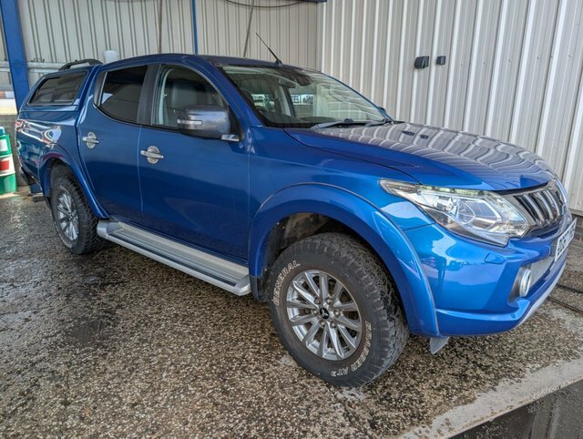 Mitsubishi L200 2017 2.4 Di-d Dc Barbarian Pickup Double Cab D Blue
