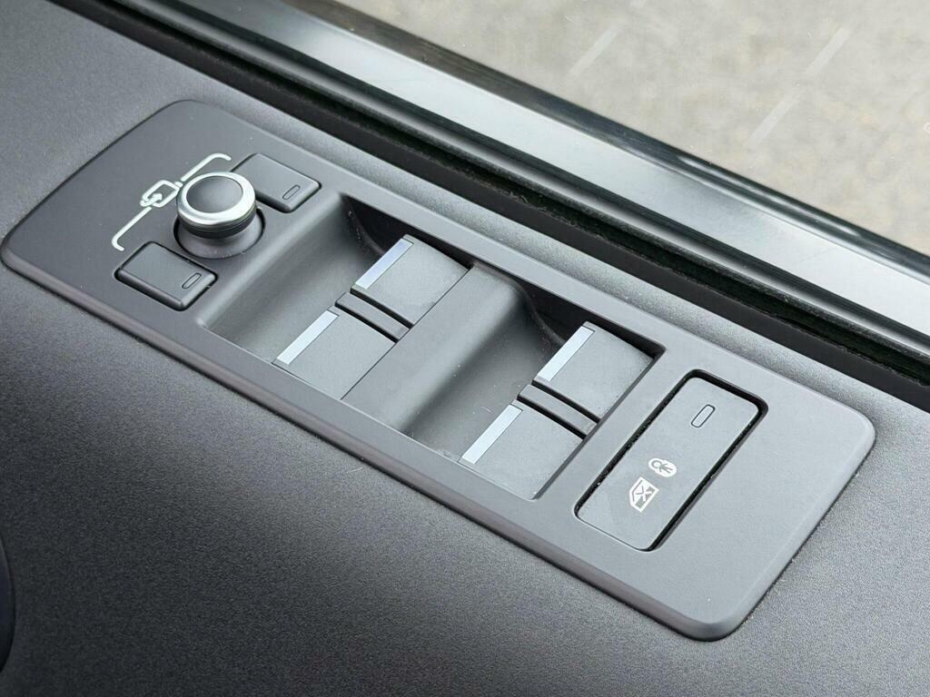 Land Rover Discovery 2020 2.0 D240 Mhev R-dynamic Hse Suv Au Black #47