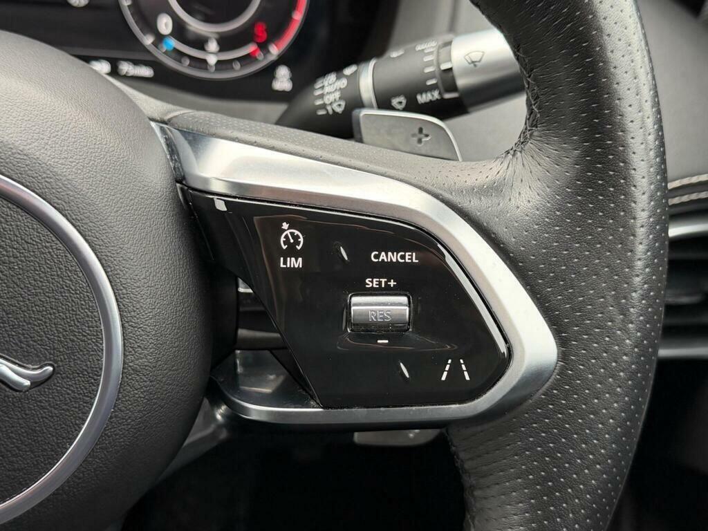 Jaguar XE 2.0 P250i R-dynamic Se Saloon Euro Grey #24