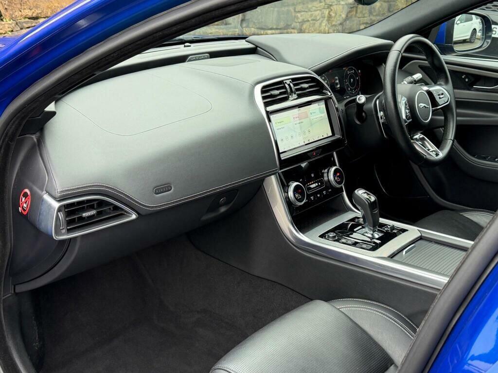 Jaguar XE 2.0 P250i R-dynamic Se Saloon Euro Grey #12