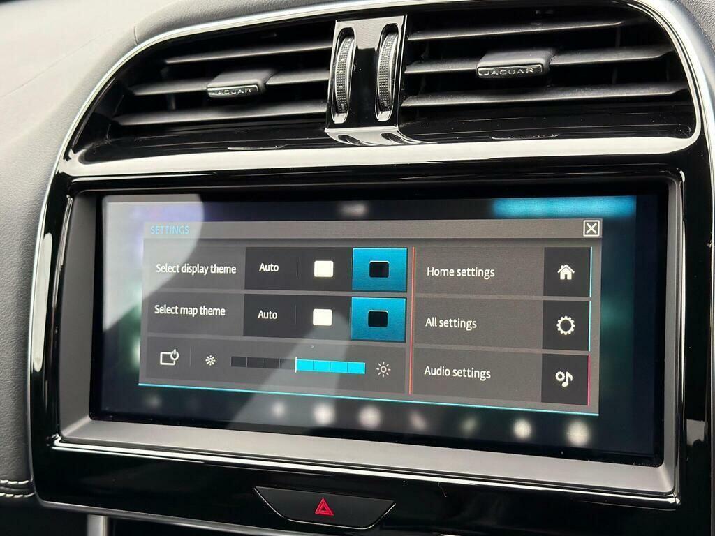 Jaguar XE 2.0 P250i R-dynamic Se Saloon Euro Grey #33