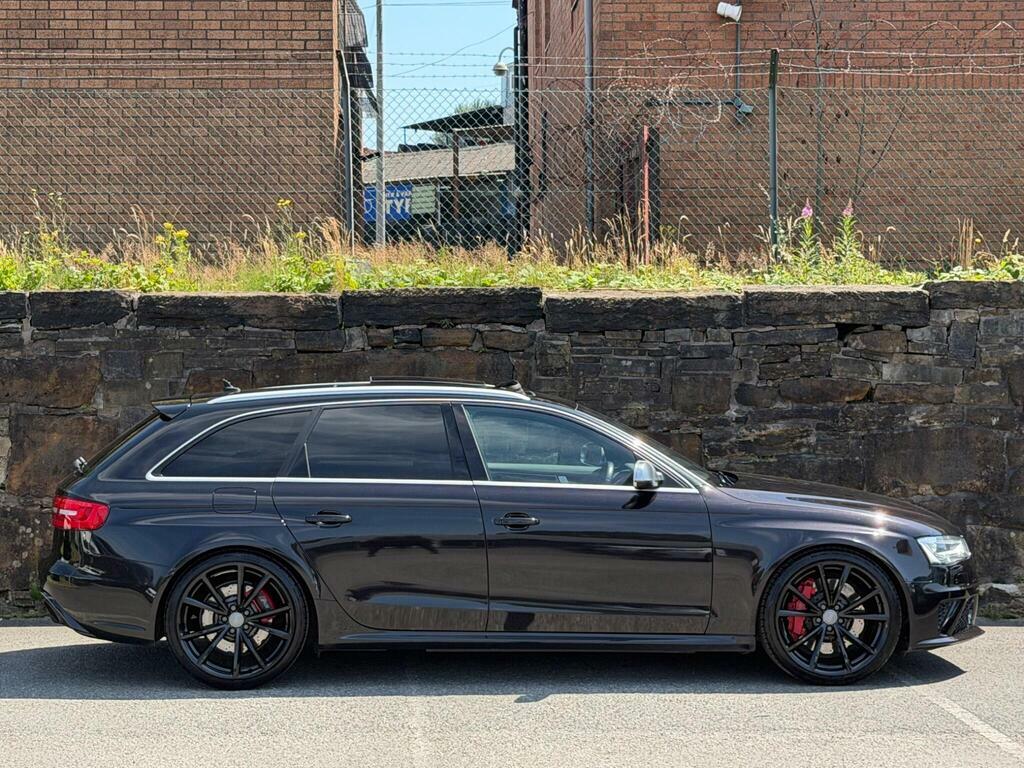 Audi RS4 Avant Estate Red #8
