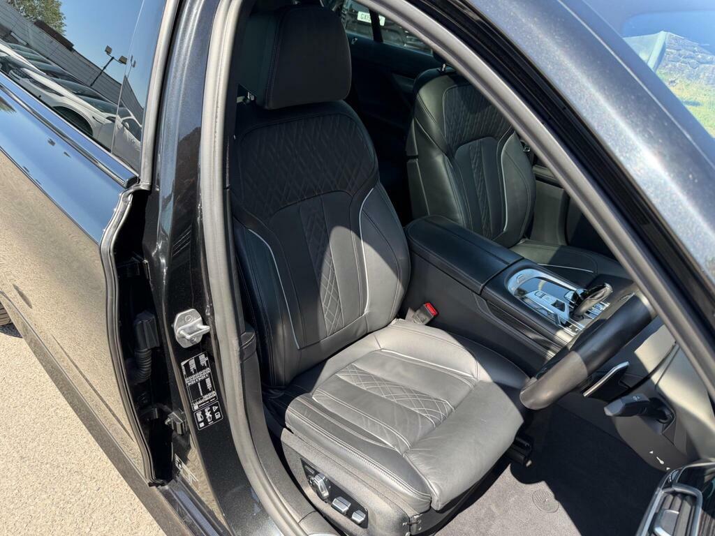 BMW 7 Series   #28