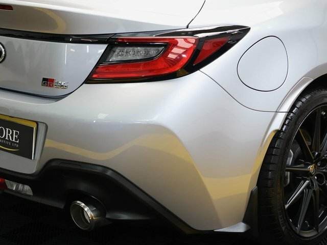 Toyota GR86 Coupe White #9