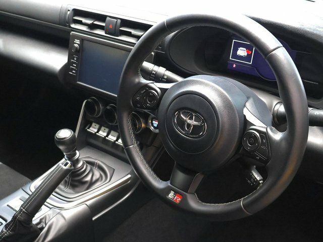 Toyota GR86 Coupe White #16