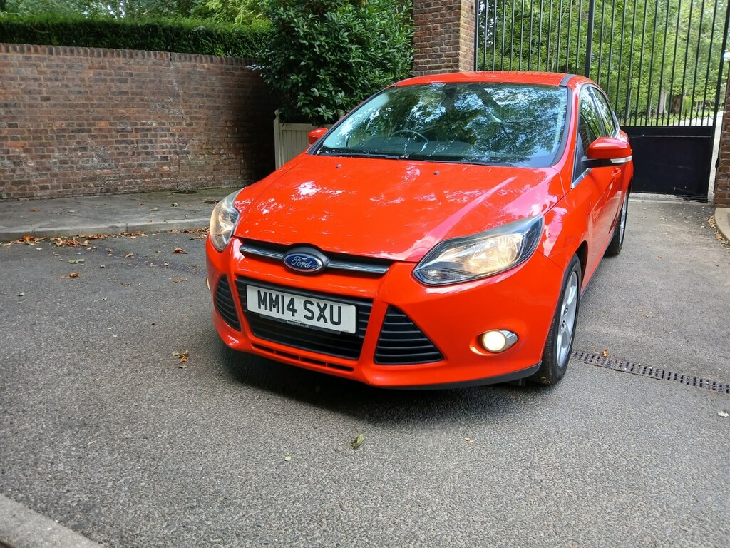 Ford Focus 1.6I 125 Bhp Zetec Navigator 5Dr. MM14SXU Red #2