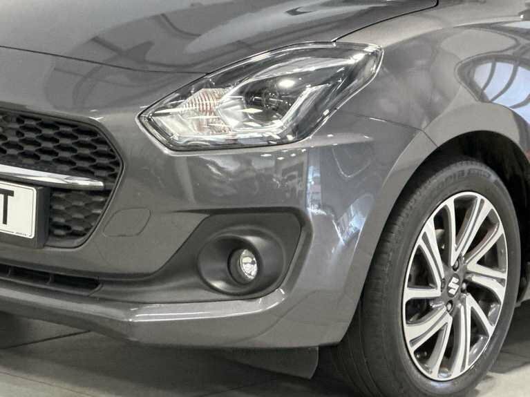 Suzuki Swift Hatchback Red #7