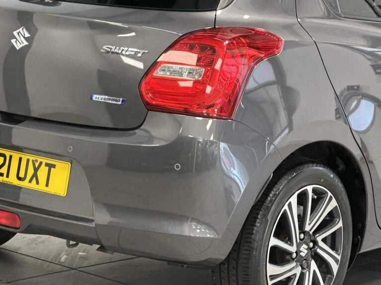 Suzuki Swift Hatchback Red #12