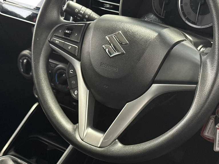 Suzuki Ignis Hatchback #33