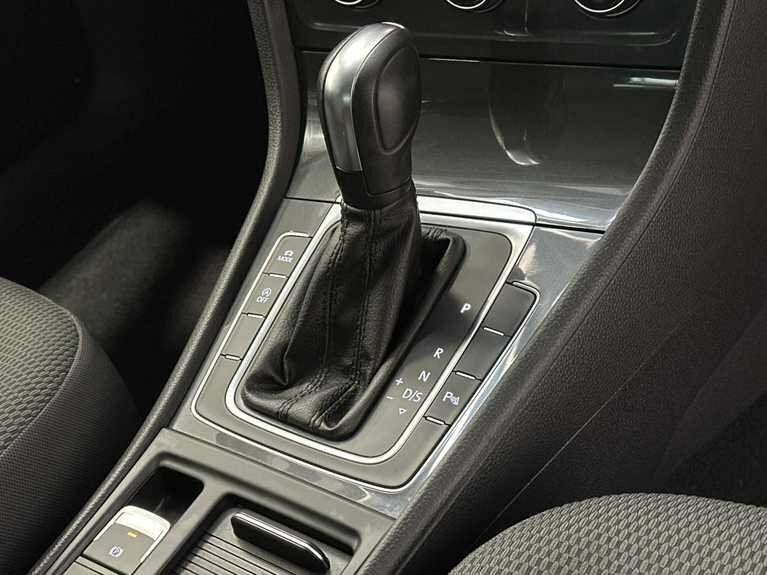 Volkswagen Golf 2.0 Tdi Match Edition Hatchback HJ69UAM  #4