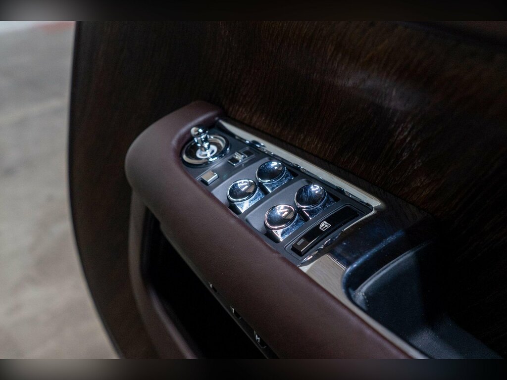 Rolls-Royce Wraith 624 Bhp Black #18