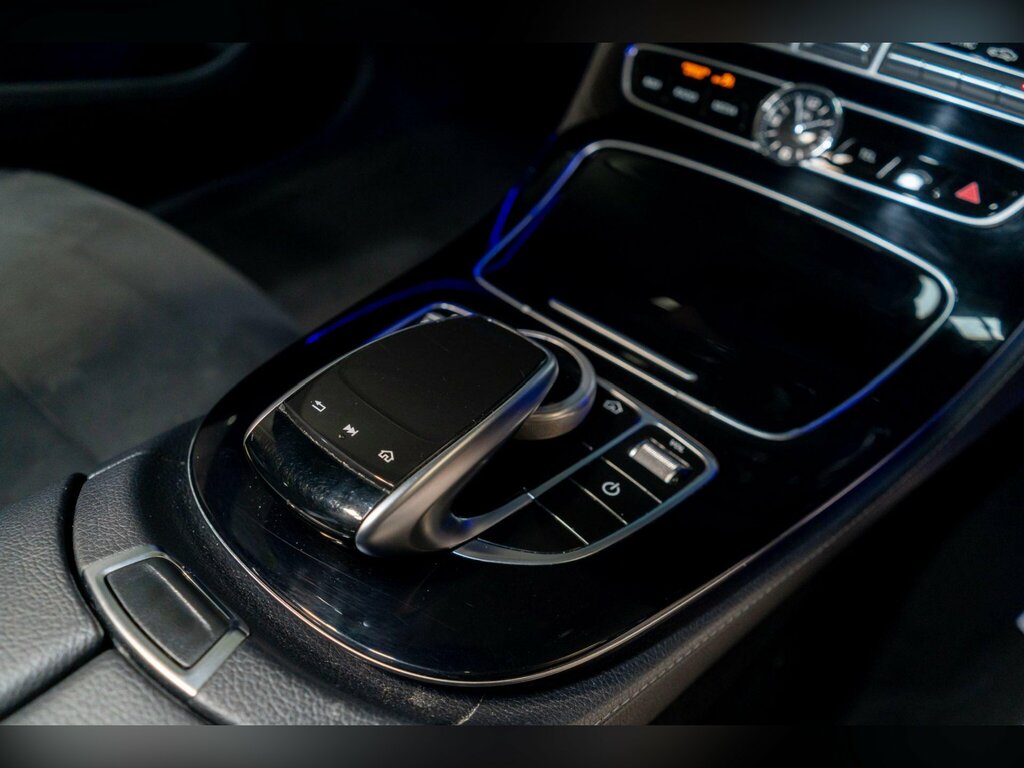 Mercedes-Benz E Class E220d Amg Line 9G-tronic Grey #25