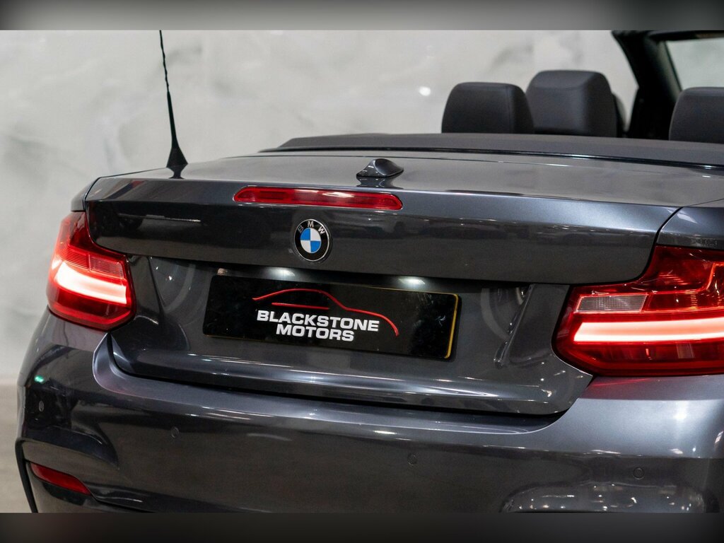 BMW 2 Series 220D M Sport White #36