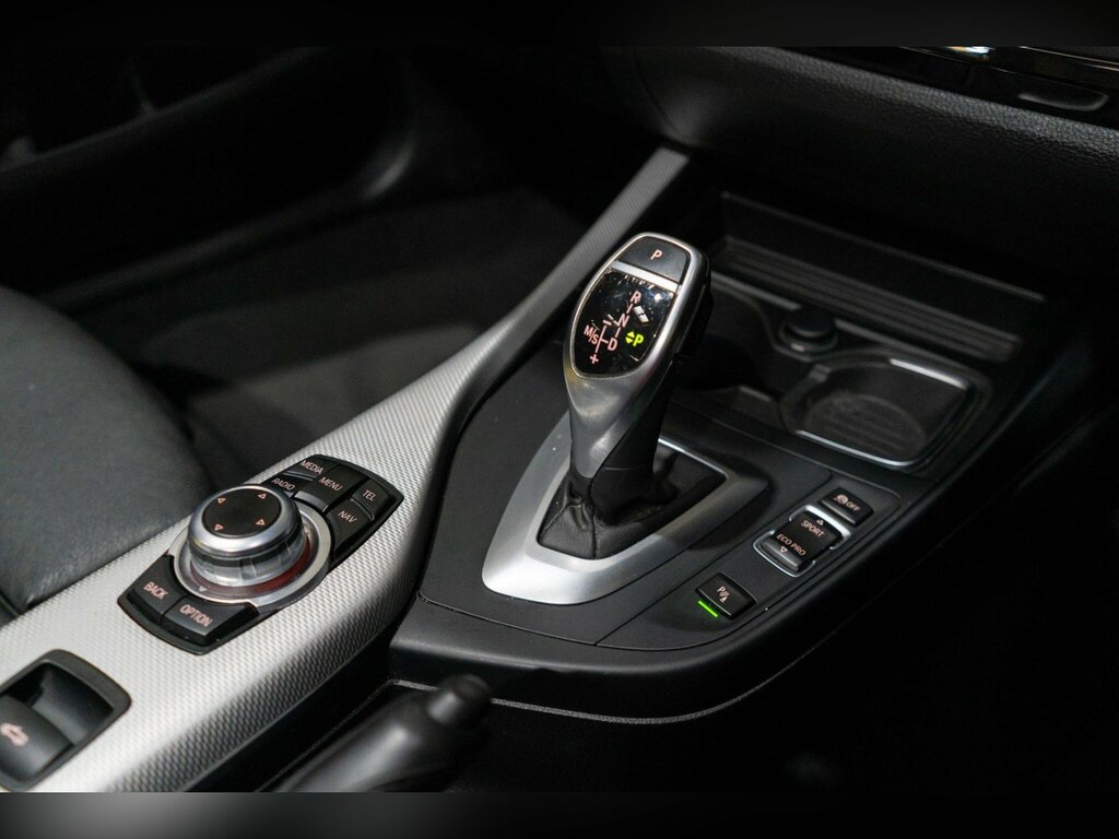 BMW 2 Series 220D M Sport White #12