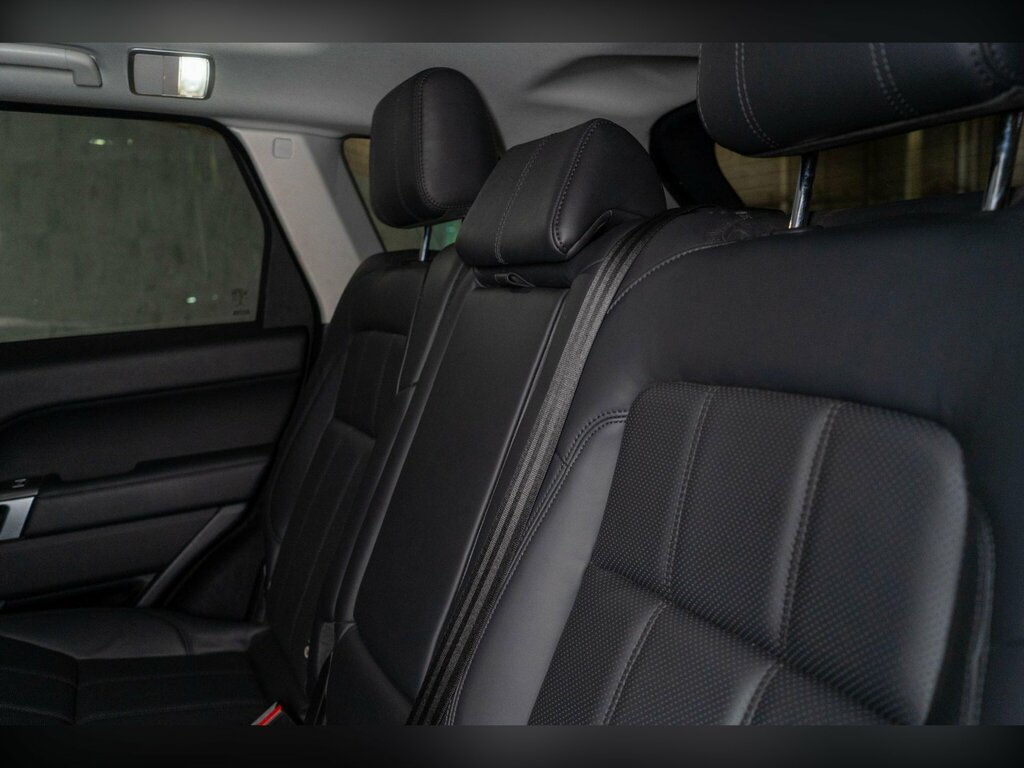 Land Rover Range Rover Sport D300 Hse Silver Black #35